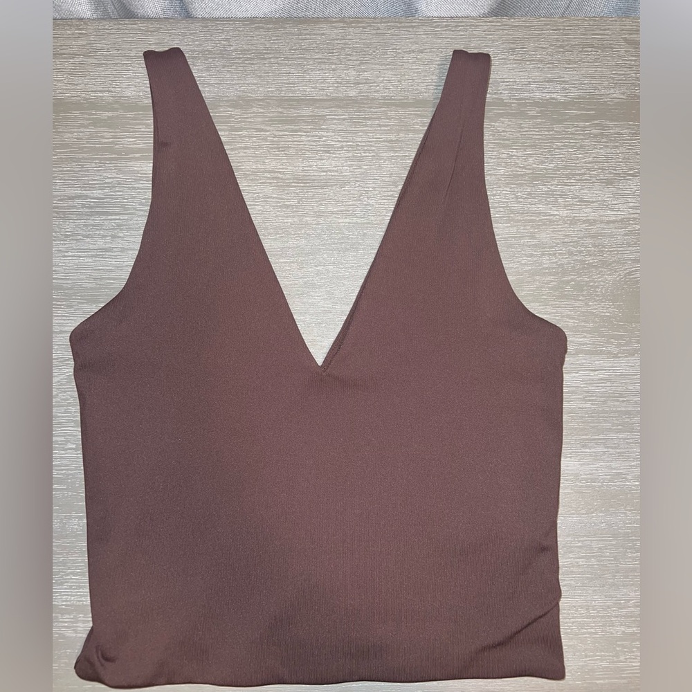 Aritzia Babaton V Neck Crop Cami XS